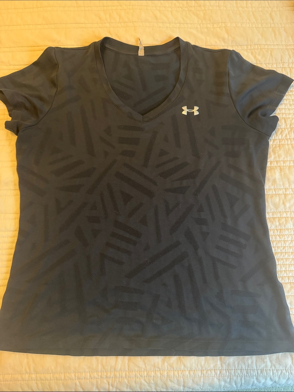 Under Armour Women's Geometric V-Neck Short Sleeve Tee
